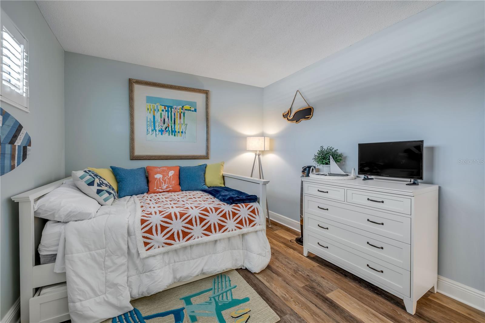 GOLDEN ARMS - Residential