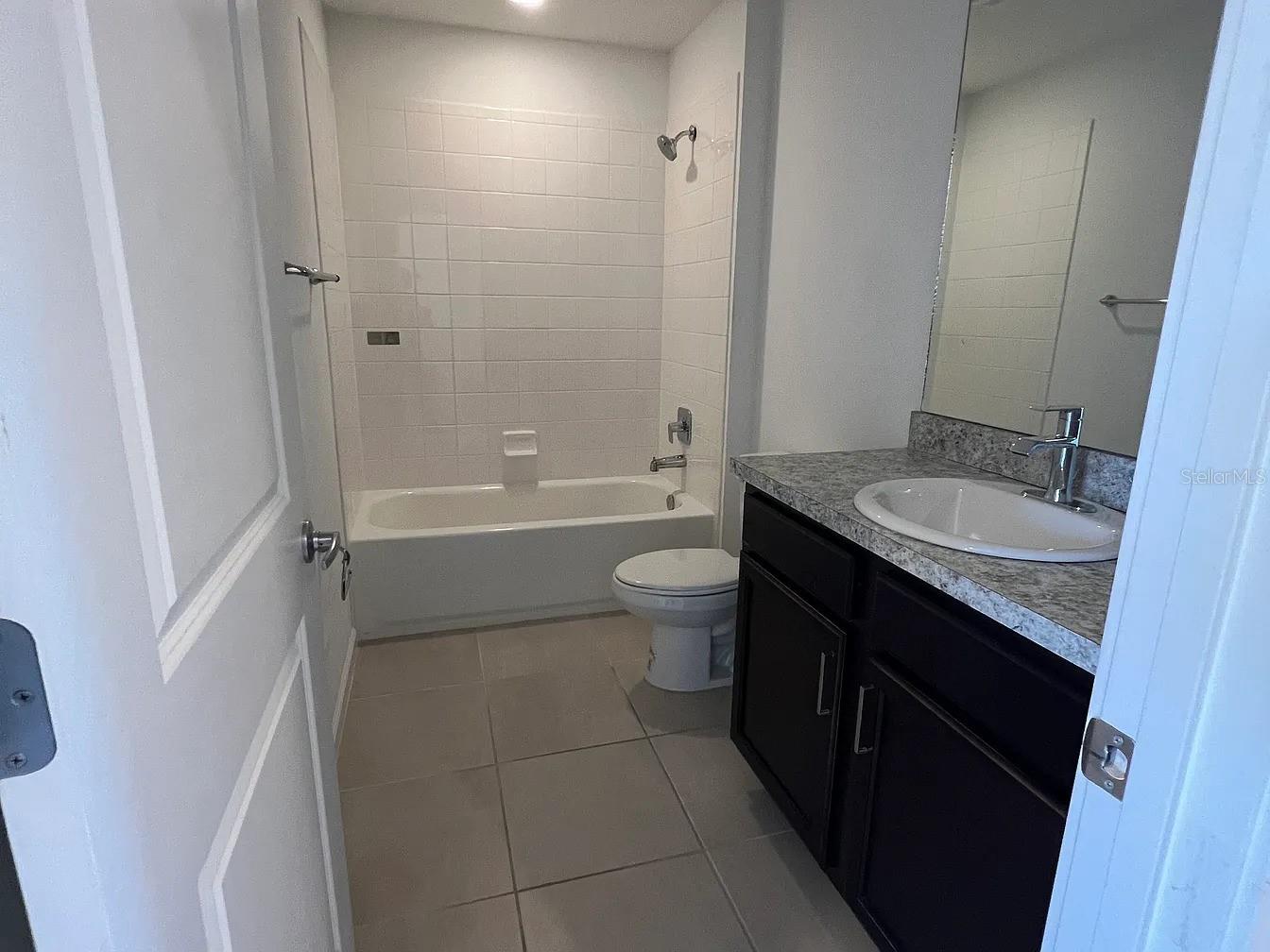 LAGO BUENDIA PH 1 - Residential Lease