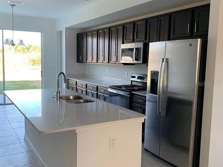 LAGO BUENDIA PH 1 - Residential Lease