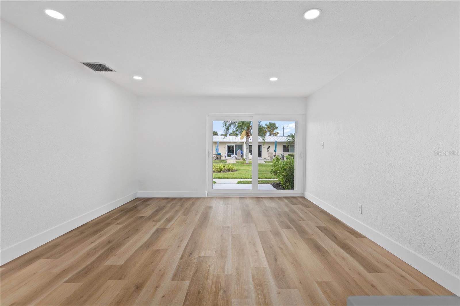 JAMAICA ROYALE - Residential