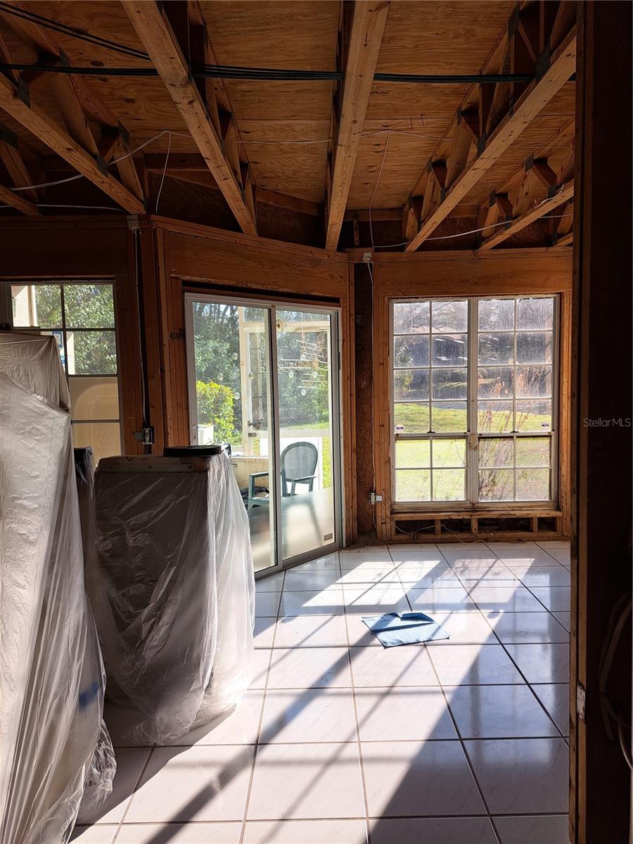 TOWNES SOUTHGATE CONDO PH D - Residential