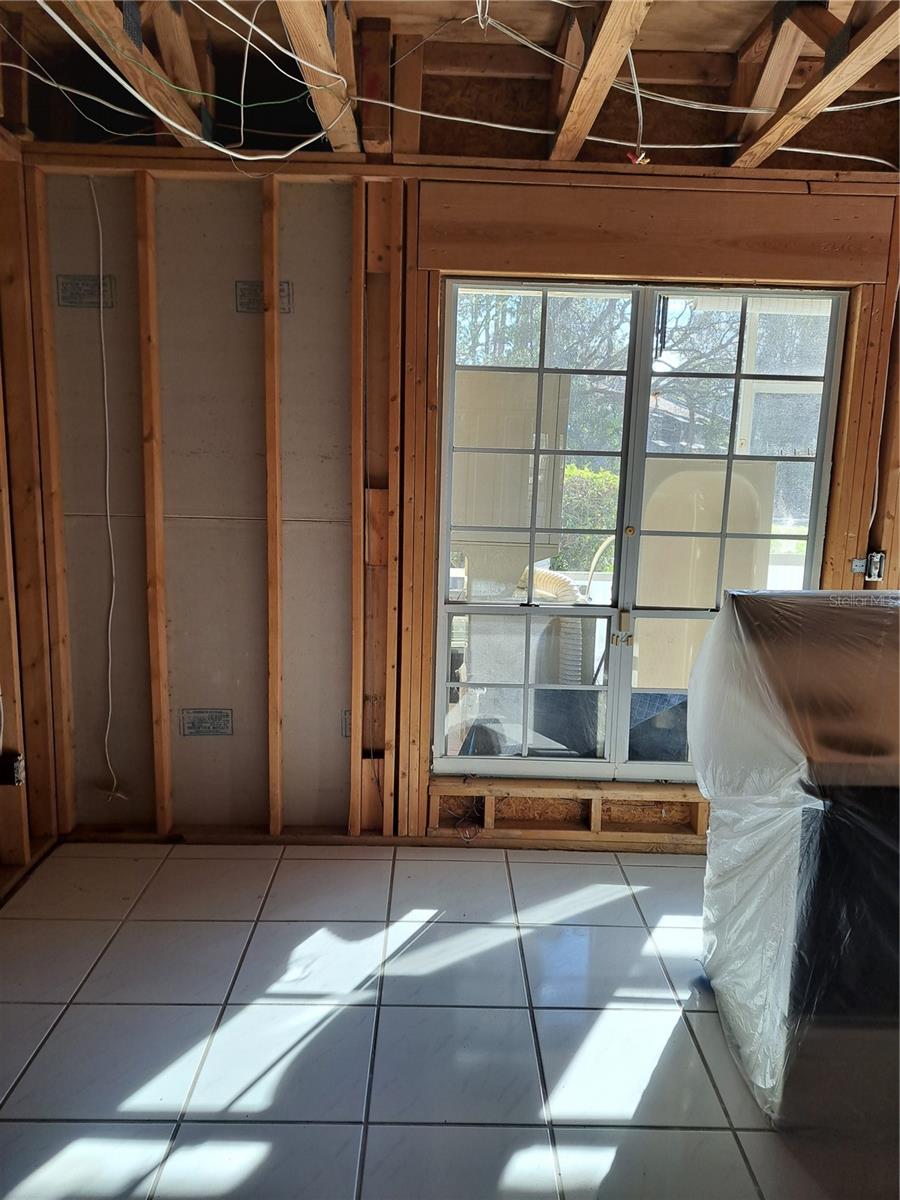 TOWNES SOUTHGATE CONDO PH D - Residential