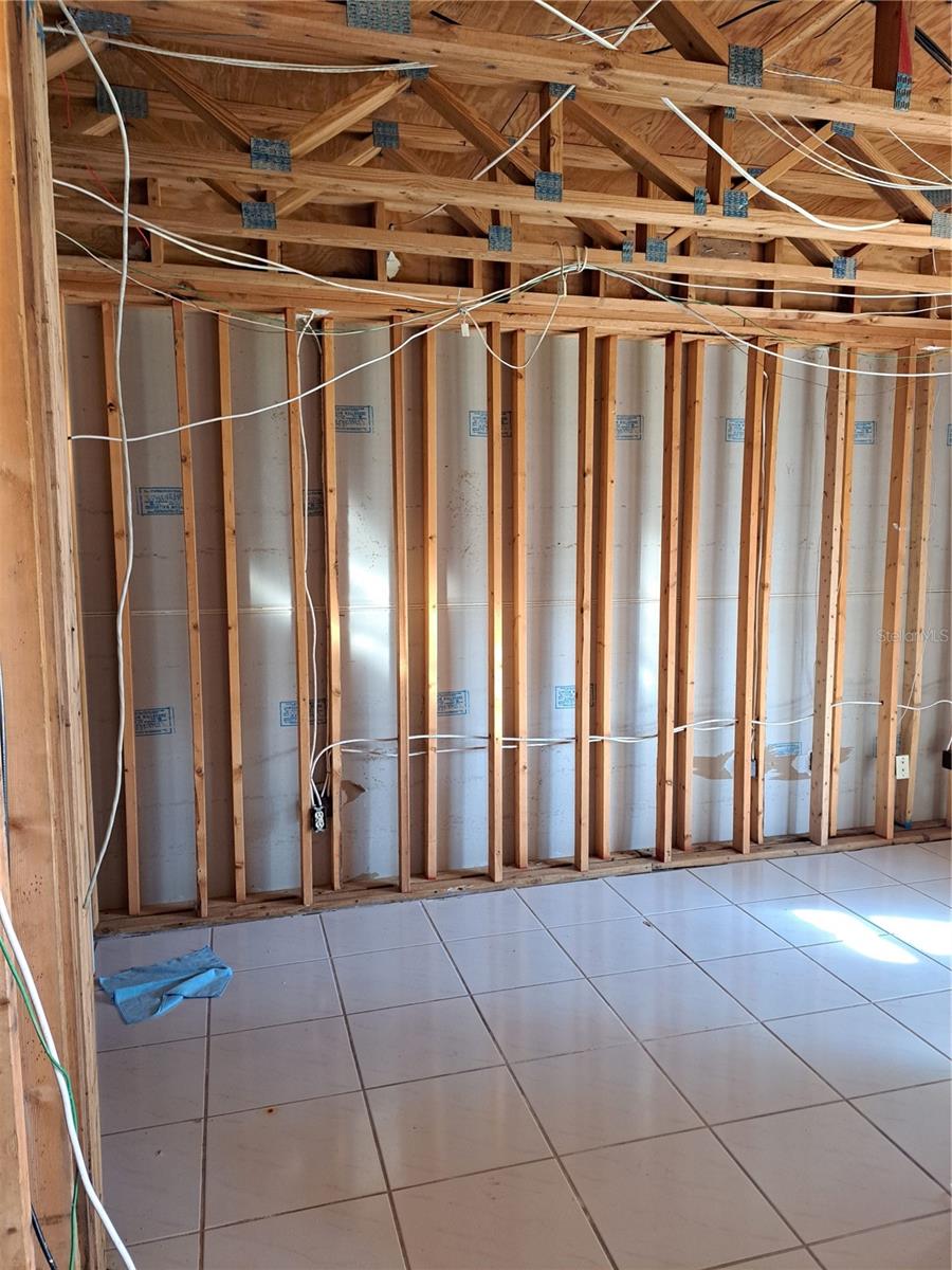 TOWNES SOUTHGATE CONDO PH D - Residential