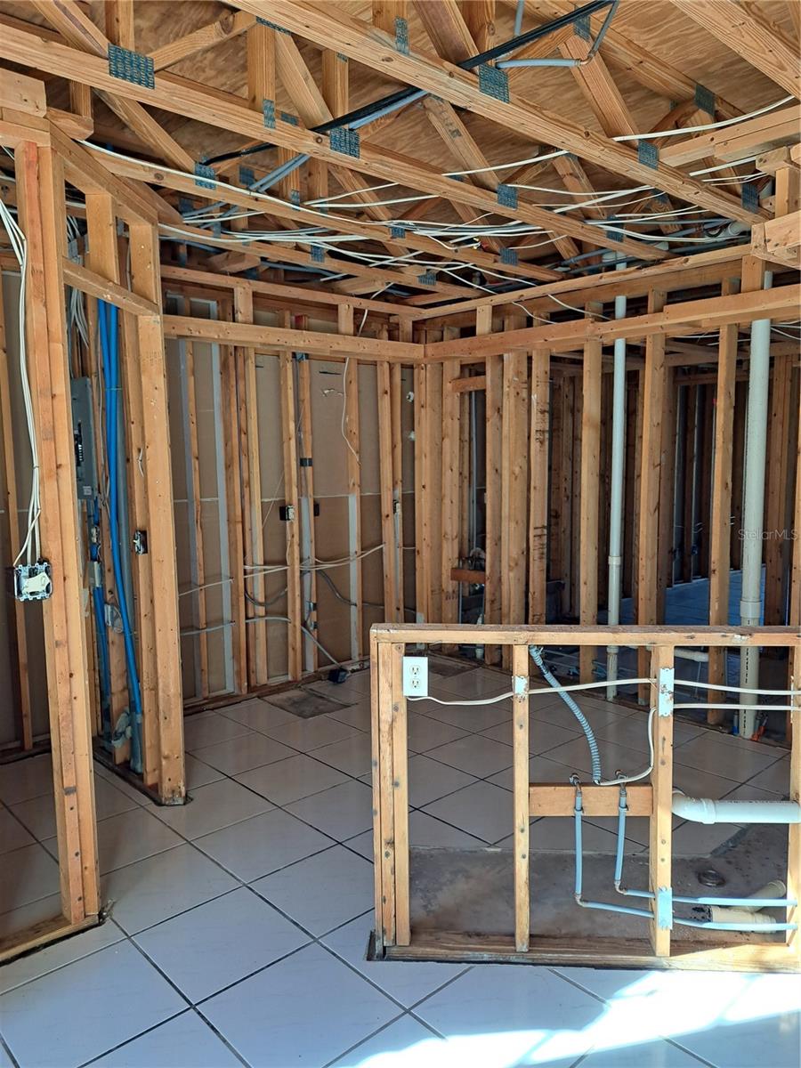 TOWNES SOUTHGATE CONDO PH D - Residential