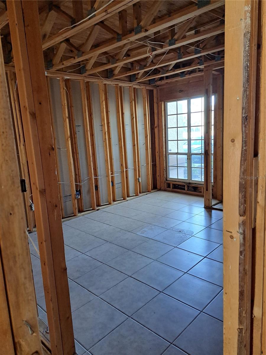 TOWNES SOUTHGATE CONDO PH D - Residential