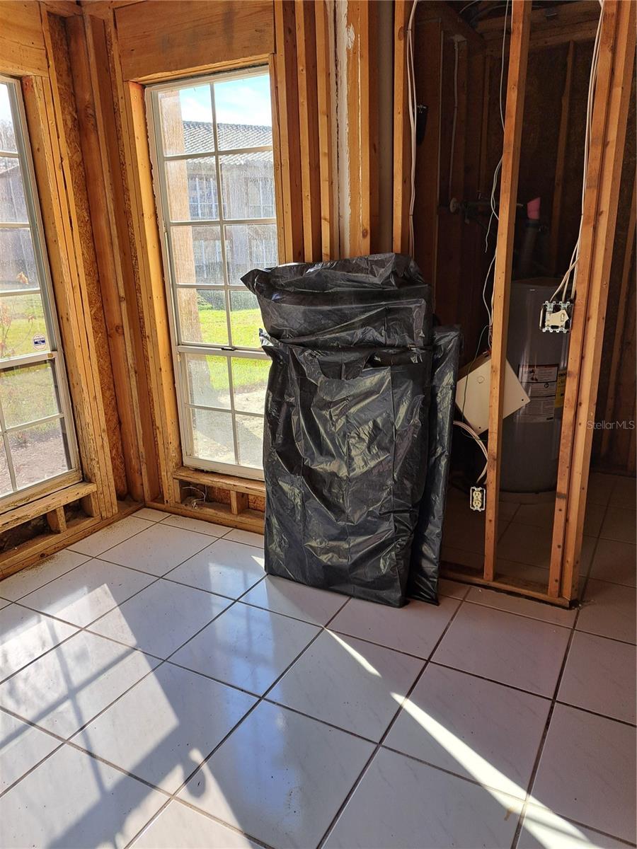 TOWNES SOUTHGATE CONDO PH D - Residential