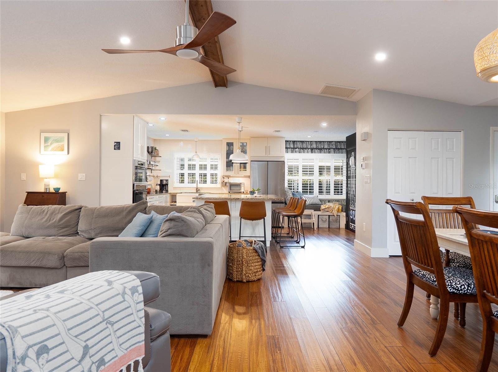 PALMA SOLA VILLAGE - Residential