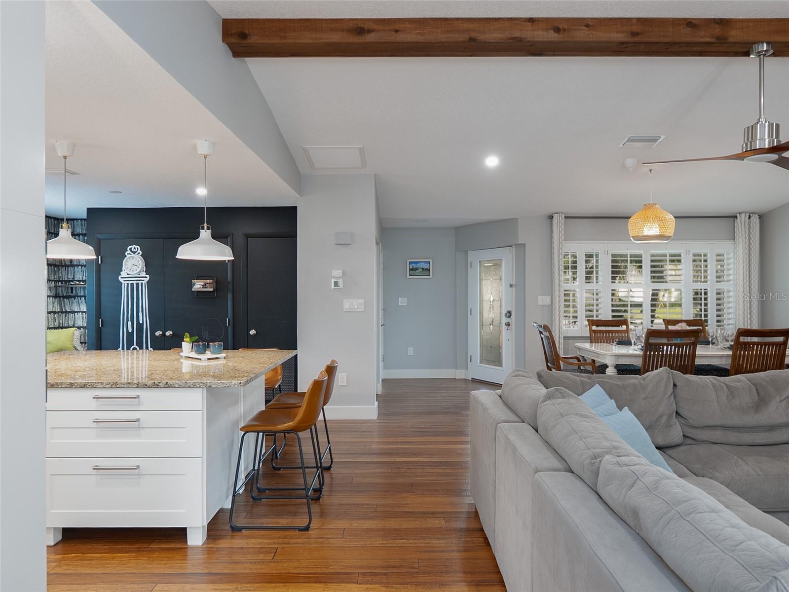 PALMA SOLA VILLAGE - Residential