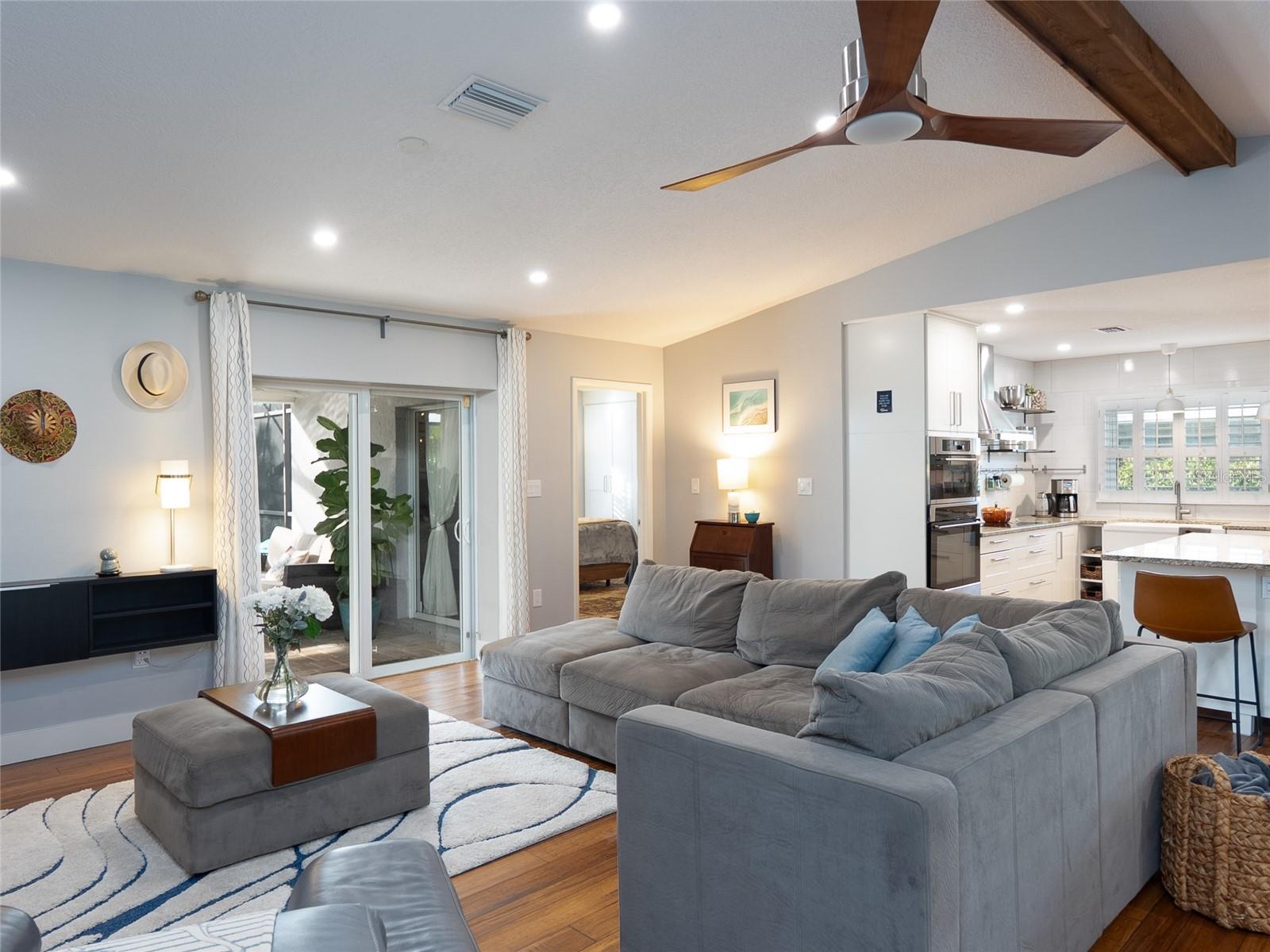 PALMA SOLA VILLAGE - Residential