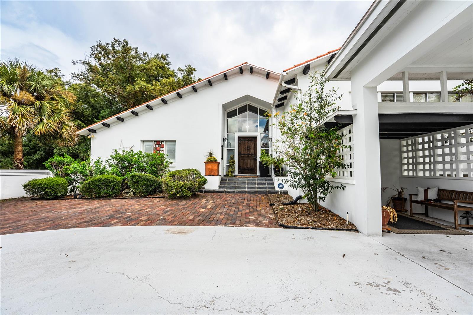 421 LONE PALM DRIVE