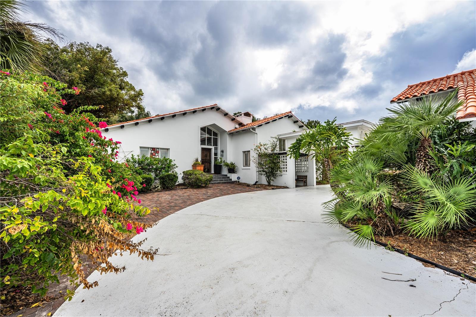 LONE PALM GOLF COURSE - Residential