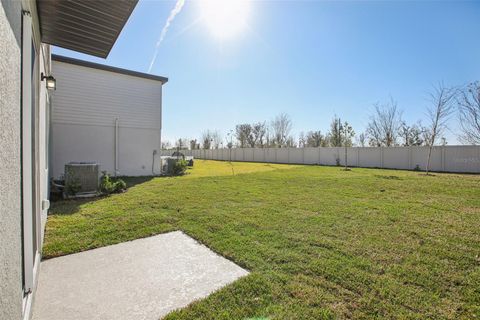 A home in PLANT CITY