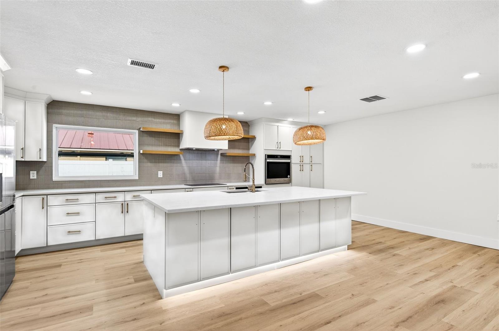 3041 OAK COVE DRIVE