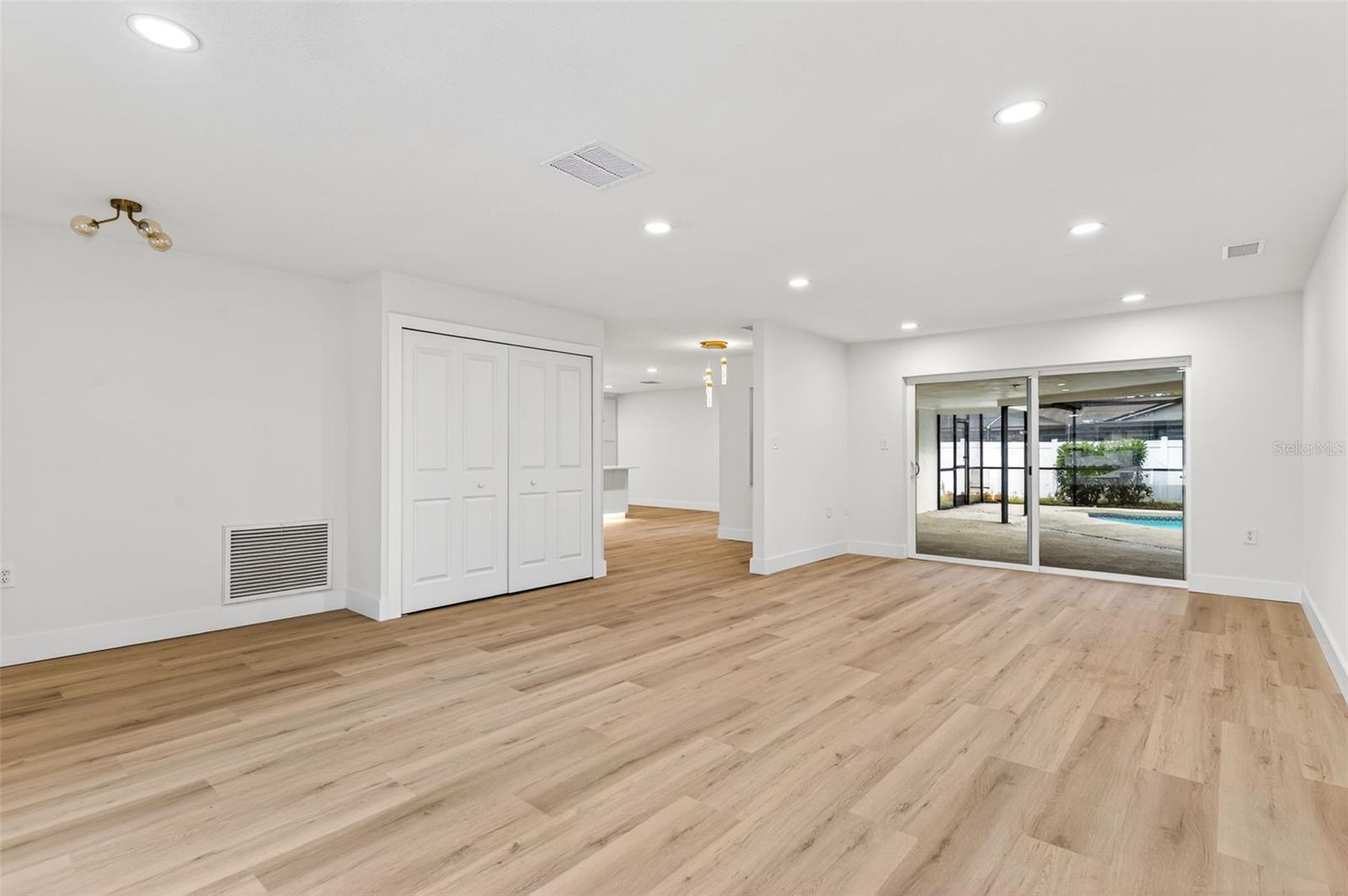 SHADY OAK FARMS - Residential