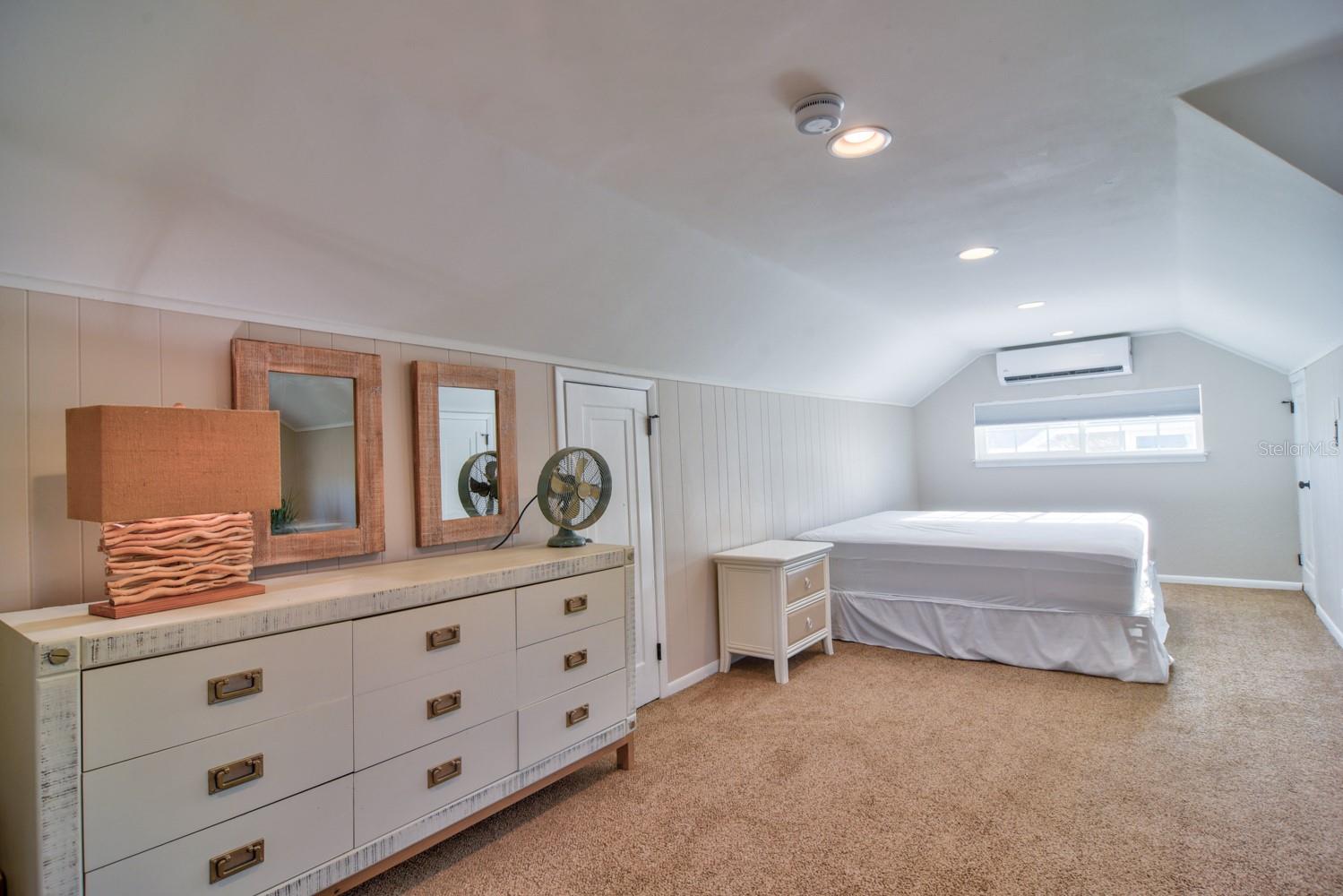 LONE PALM BEACH 1ST ADD - Residential Lease