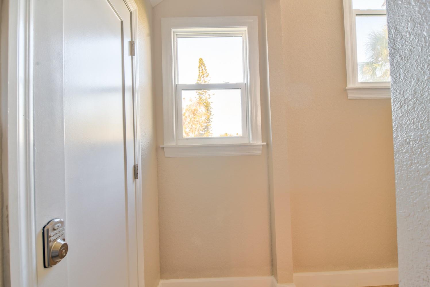 LONE PALM BEACH 1ST ADD - Residential Lease