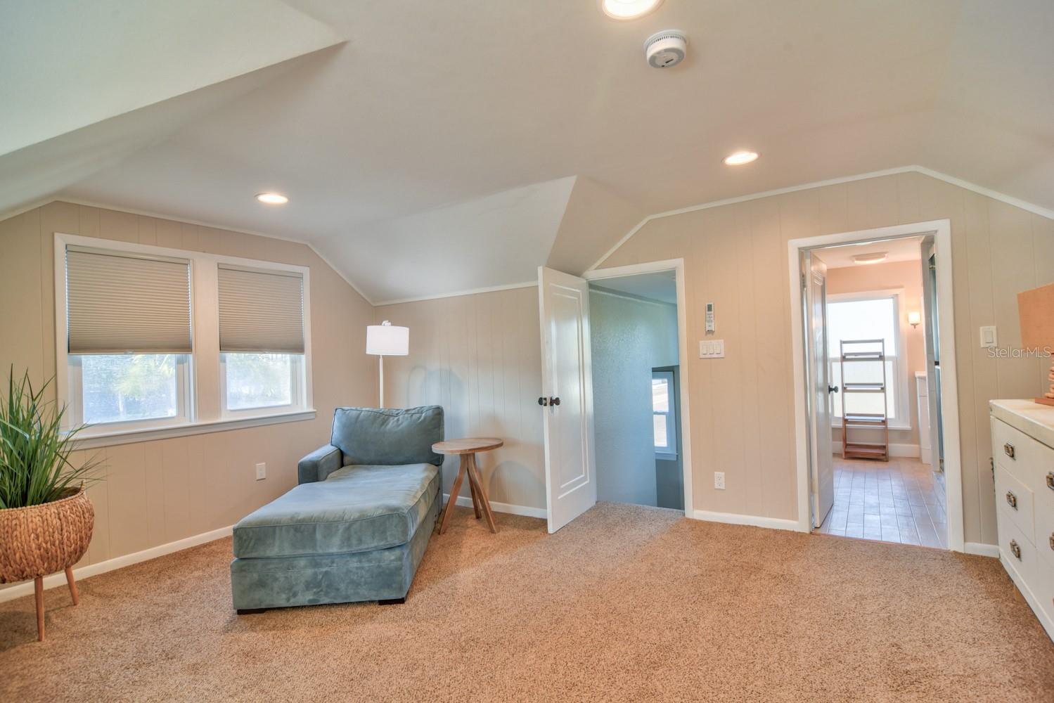 LONE PALM BEACH 1ST ADD - Residential Lease