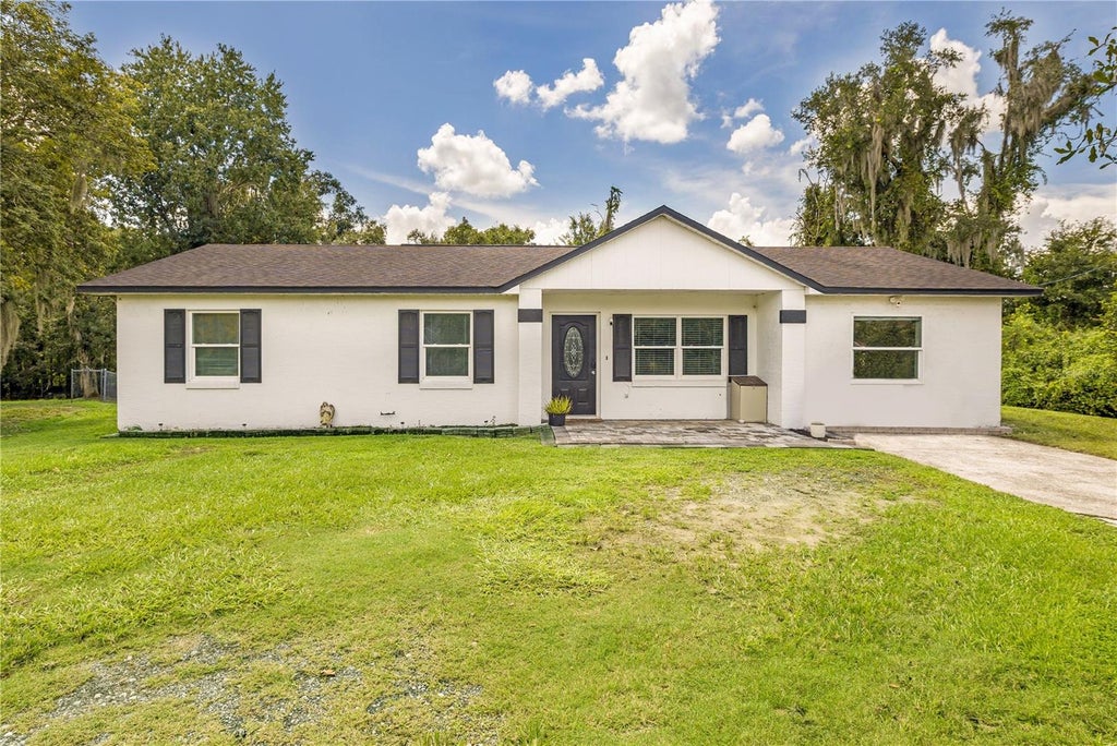Photo of 802 Fox Lake Drive, Lakeland, FL 33809 (MLS # L4965237)