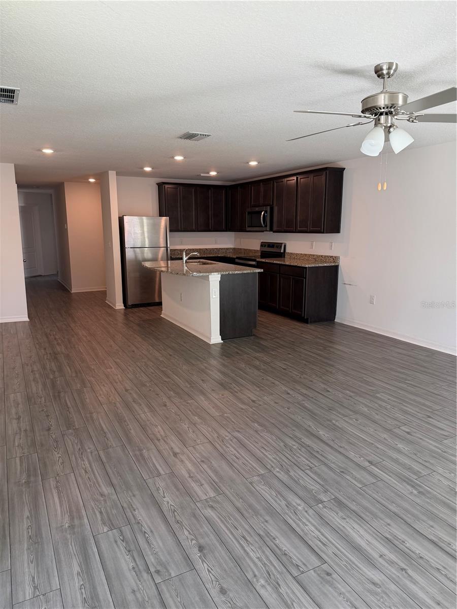 SPRING RIDGE - Residential