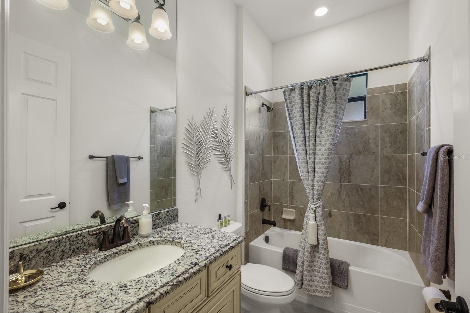 LAKEWOOD NATIONAL - Residential Lease