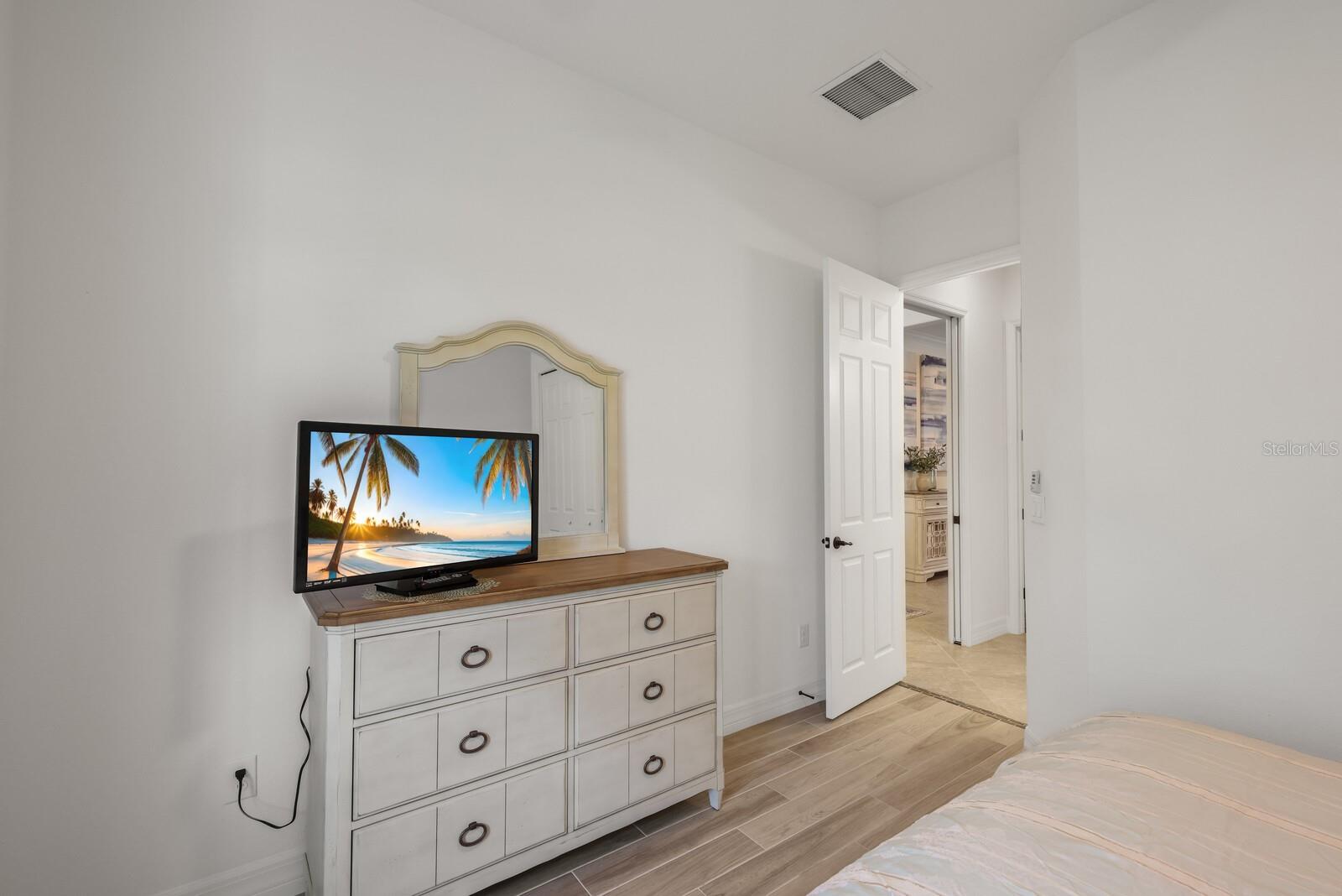 LAKEWOOD NATIONAL - Residential Lease