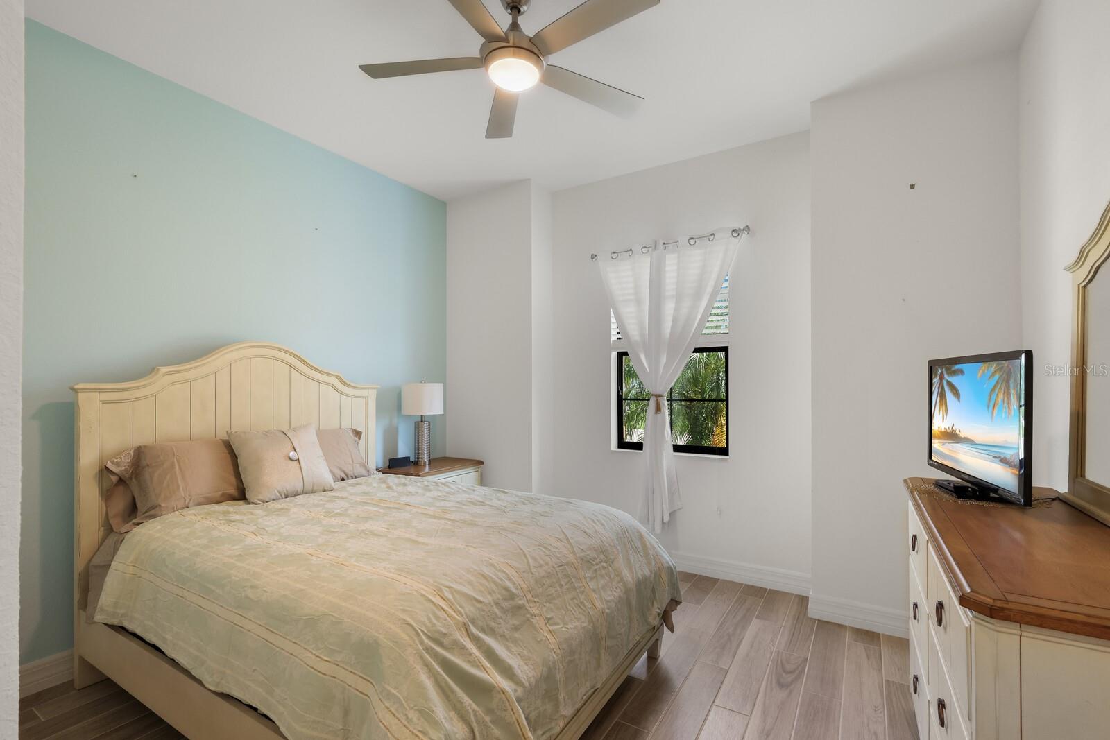LAKEWOOD NATIONAL - Residential Lease