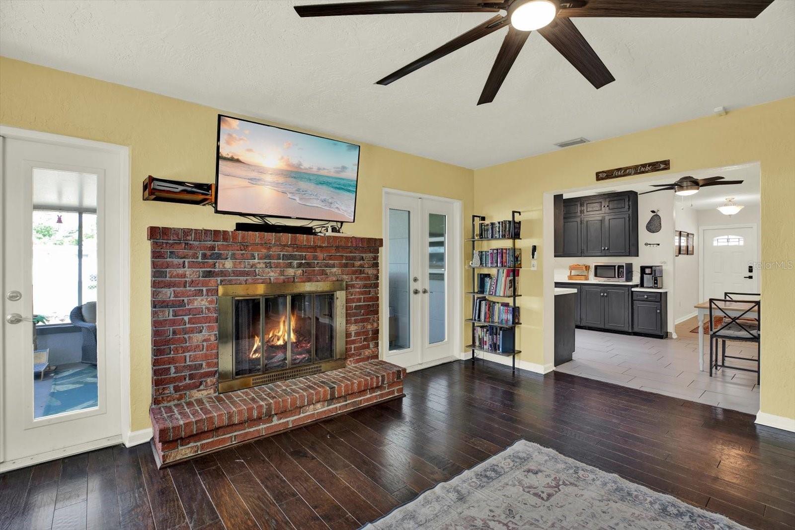 PINEBROOK MANOR - Residential