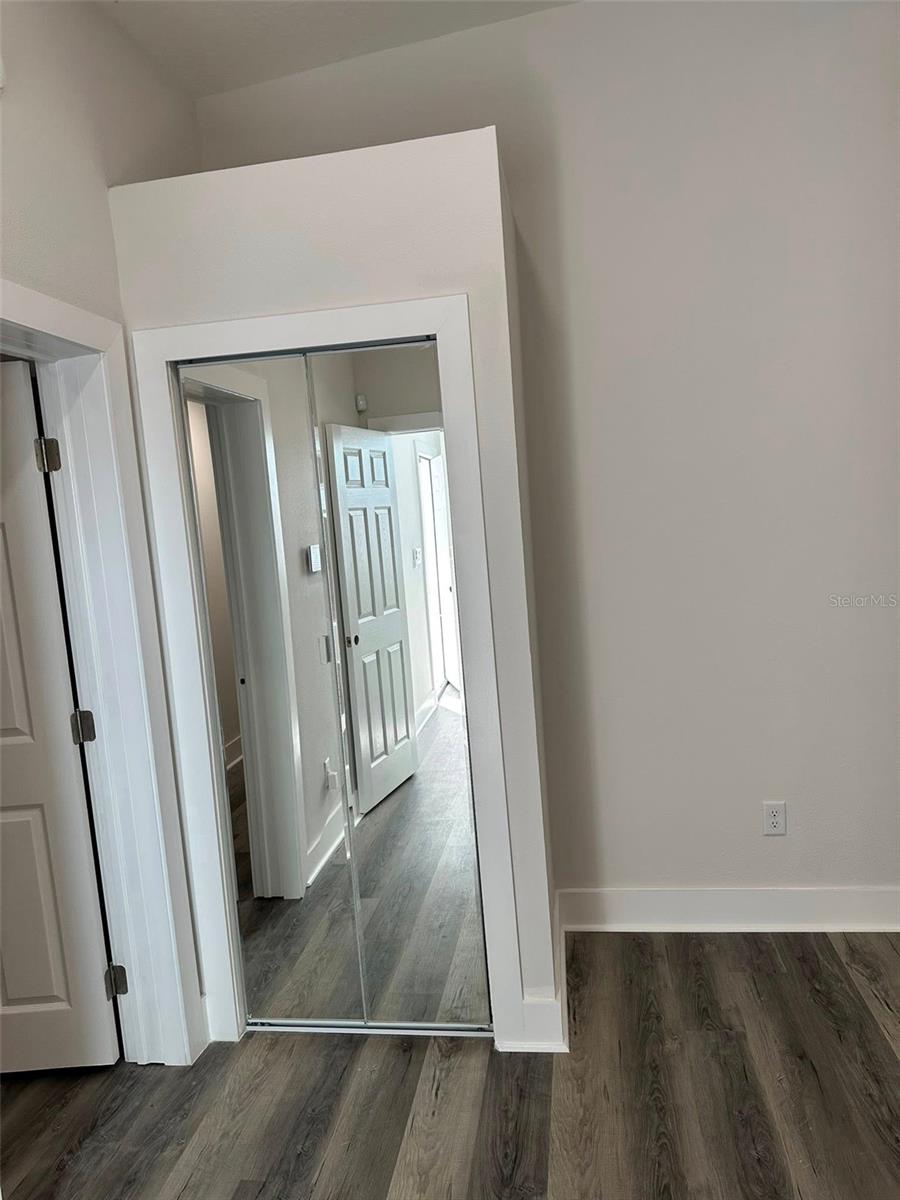 COLONIAL ESTATES - Residential Lease