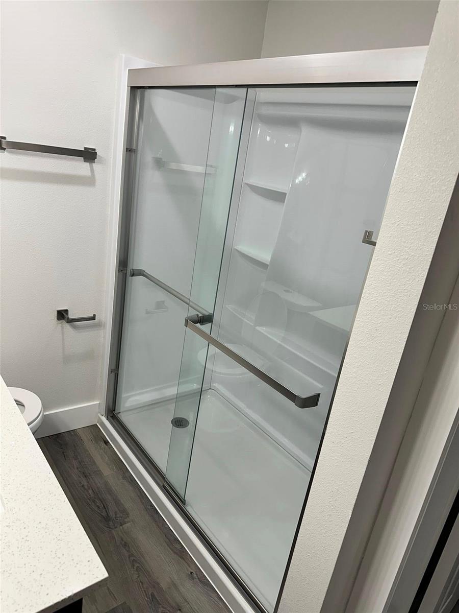 COLONIAL ESTATES - Residential Lease