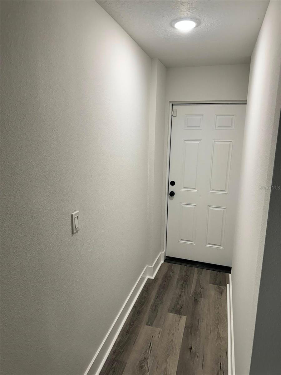 COLONIAL ESTATES - Residential Lease