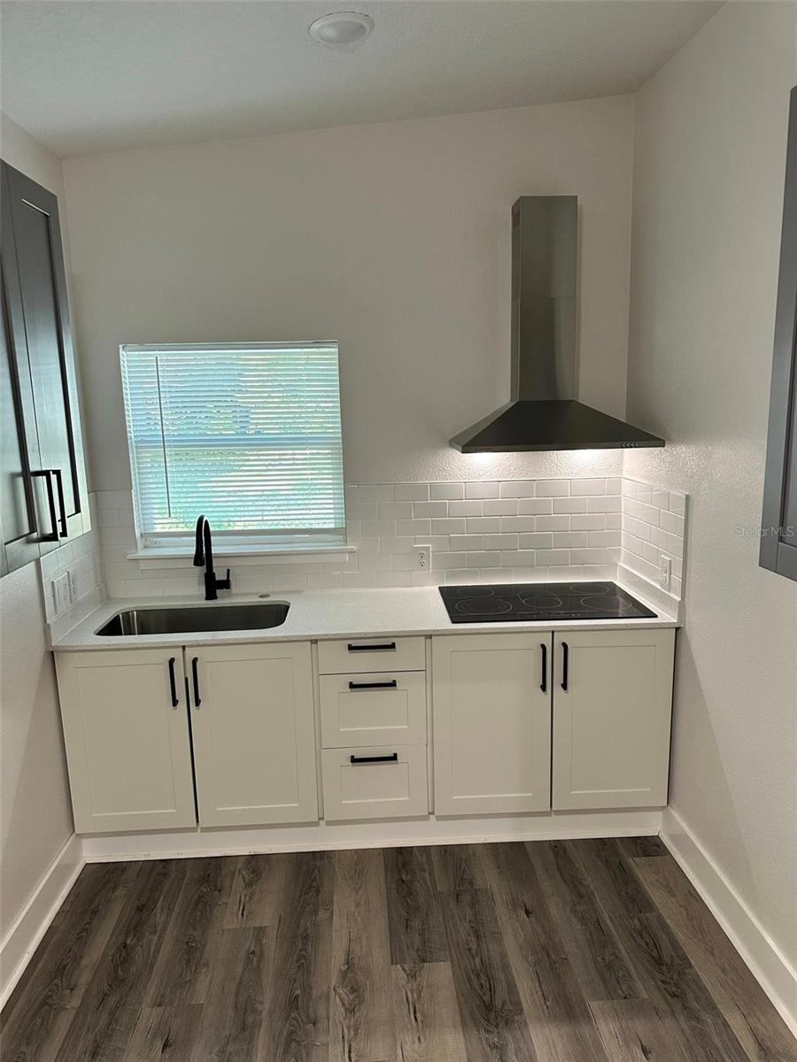 COLONIAL ESTATES - Residential Lease