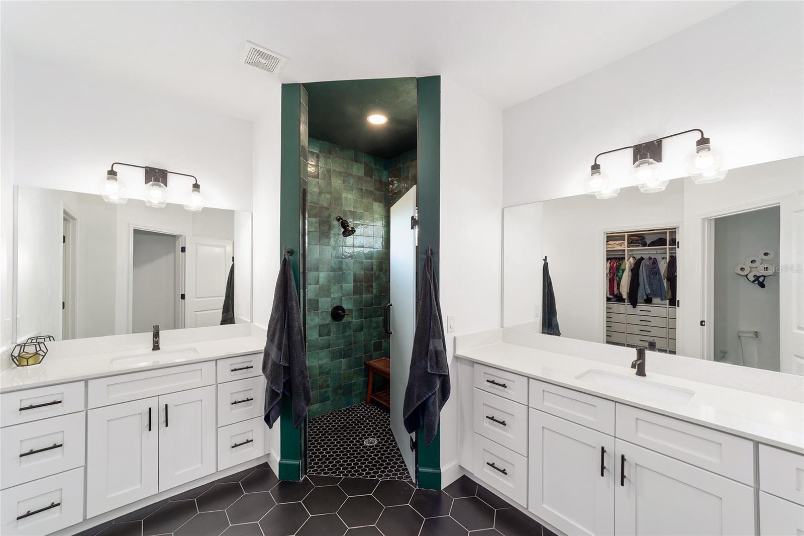 GRAND OAKS AT TOWER PH 2 PB 37 PG 63 - Residential