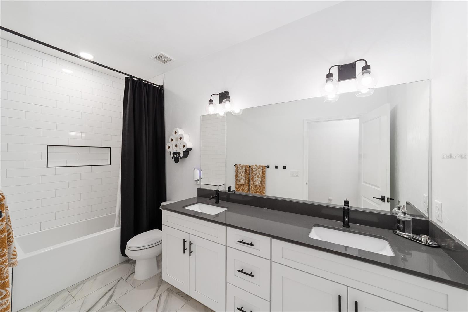 GRAND OAKS AT TOWER PH 2 PB 37 PG 63 - Residential