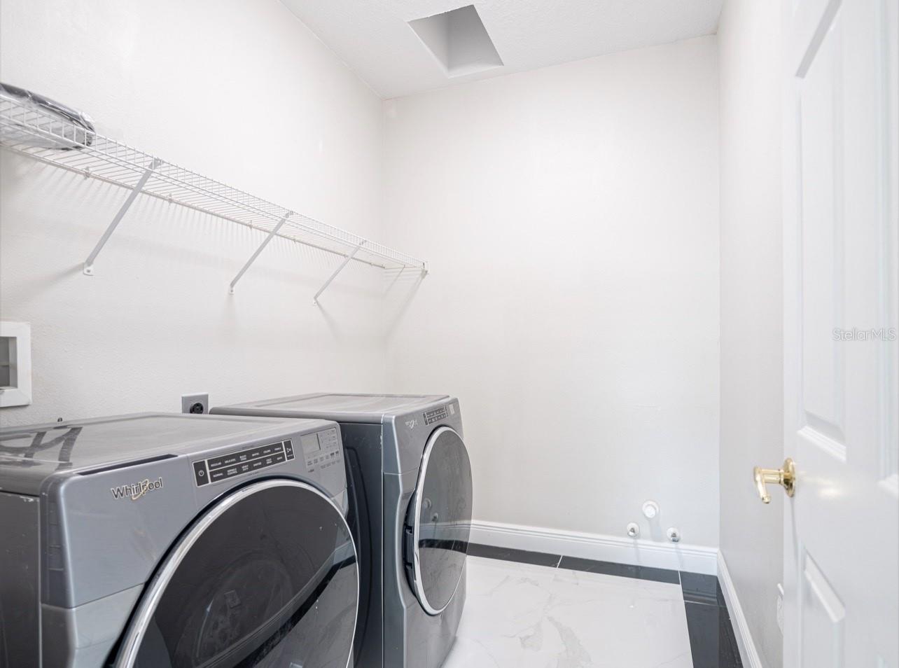 BELLALAGO PH 4P - Residential Lease