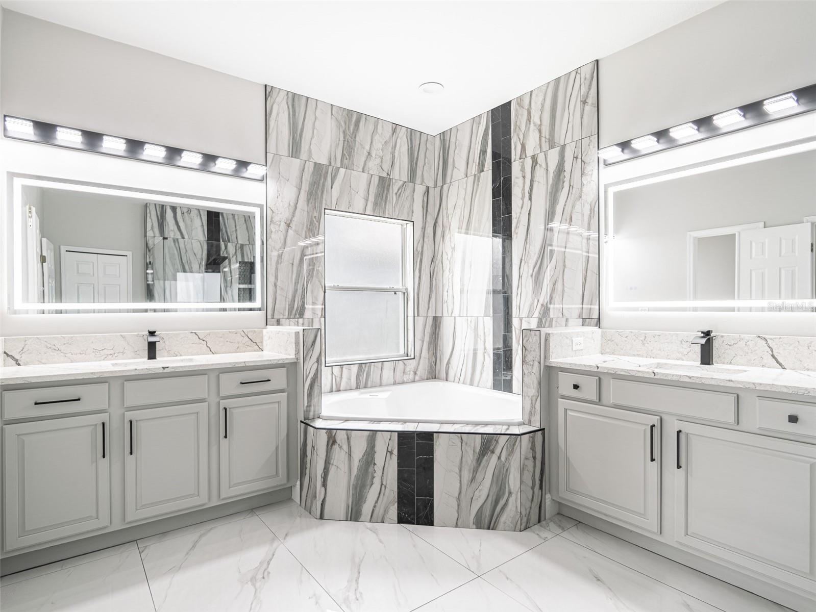 BELLALAGO PH 4P - Residential Lease