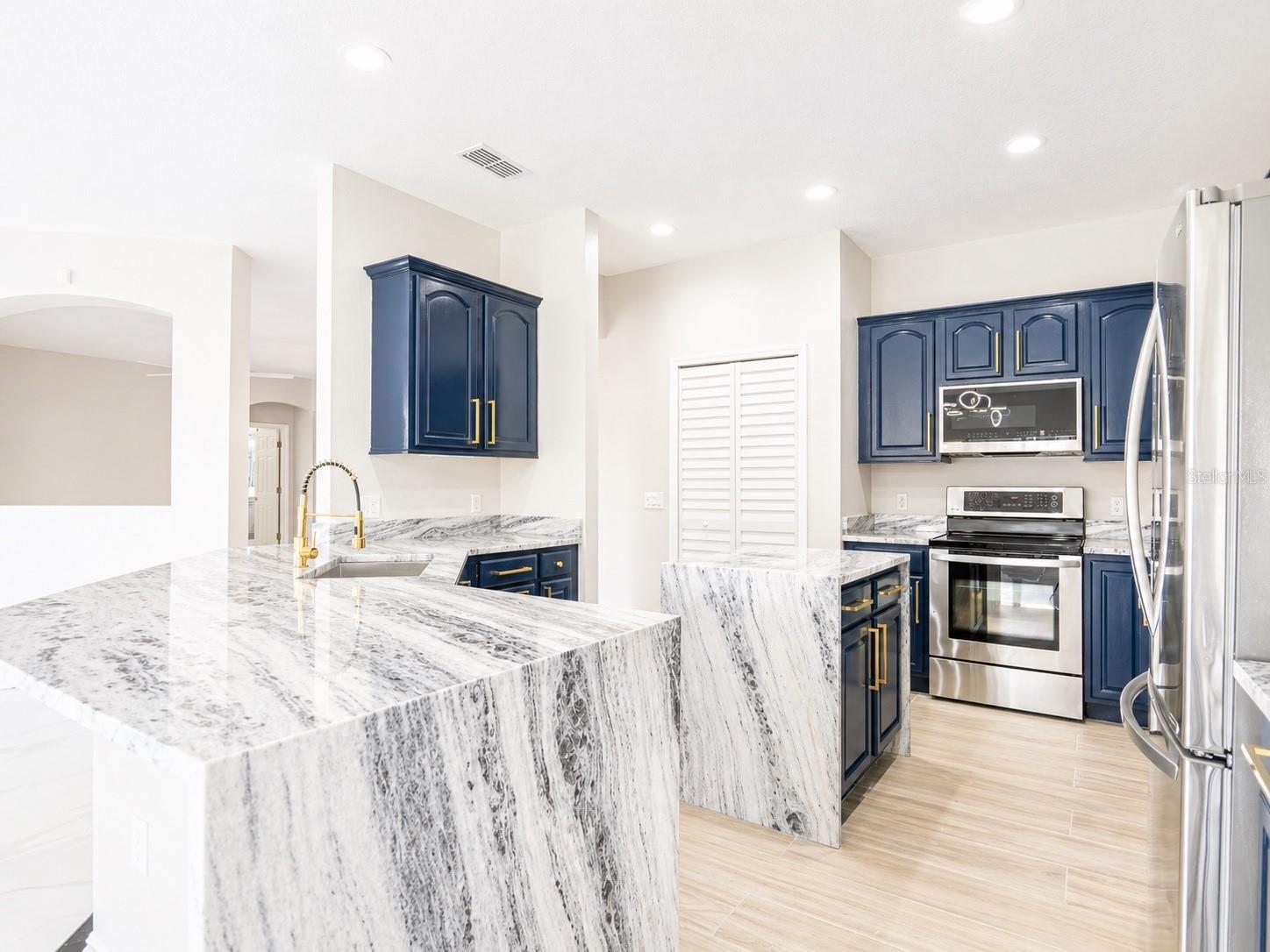 BELLALAGO PH 4P - Residential Lease