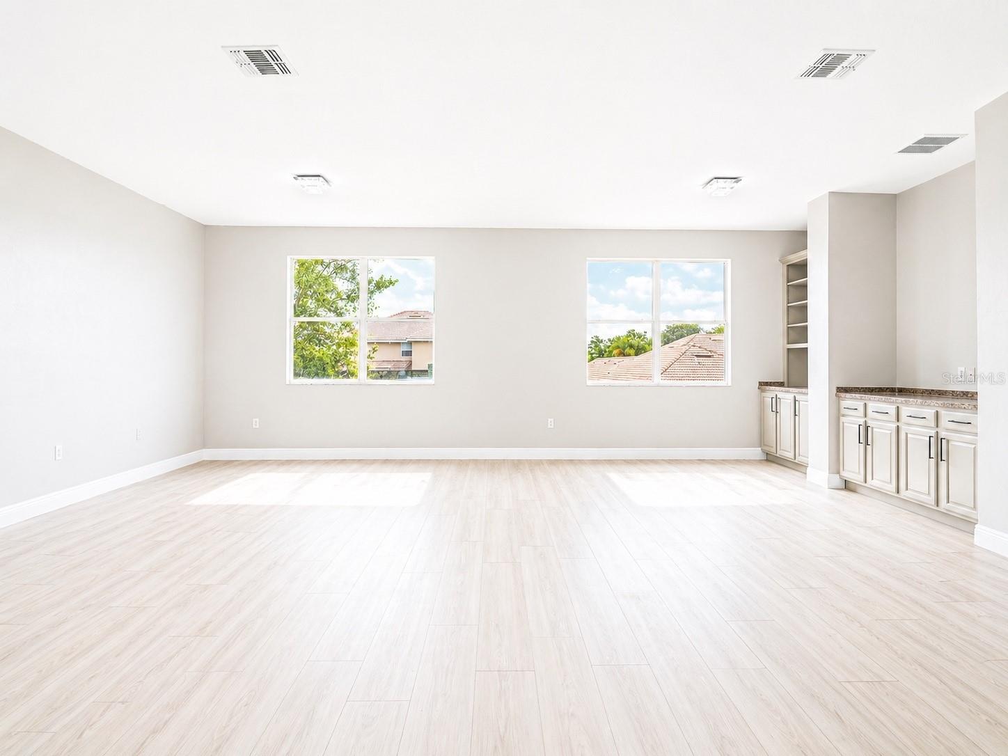 BELLALAGO PH 4P - Residential Lease