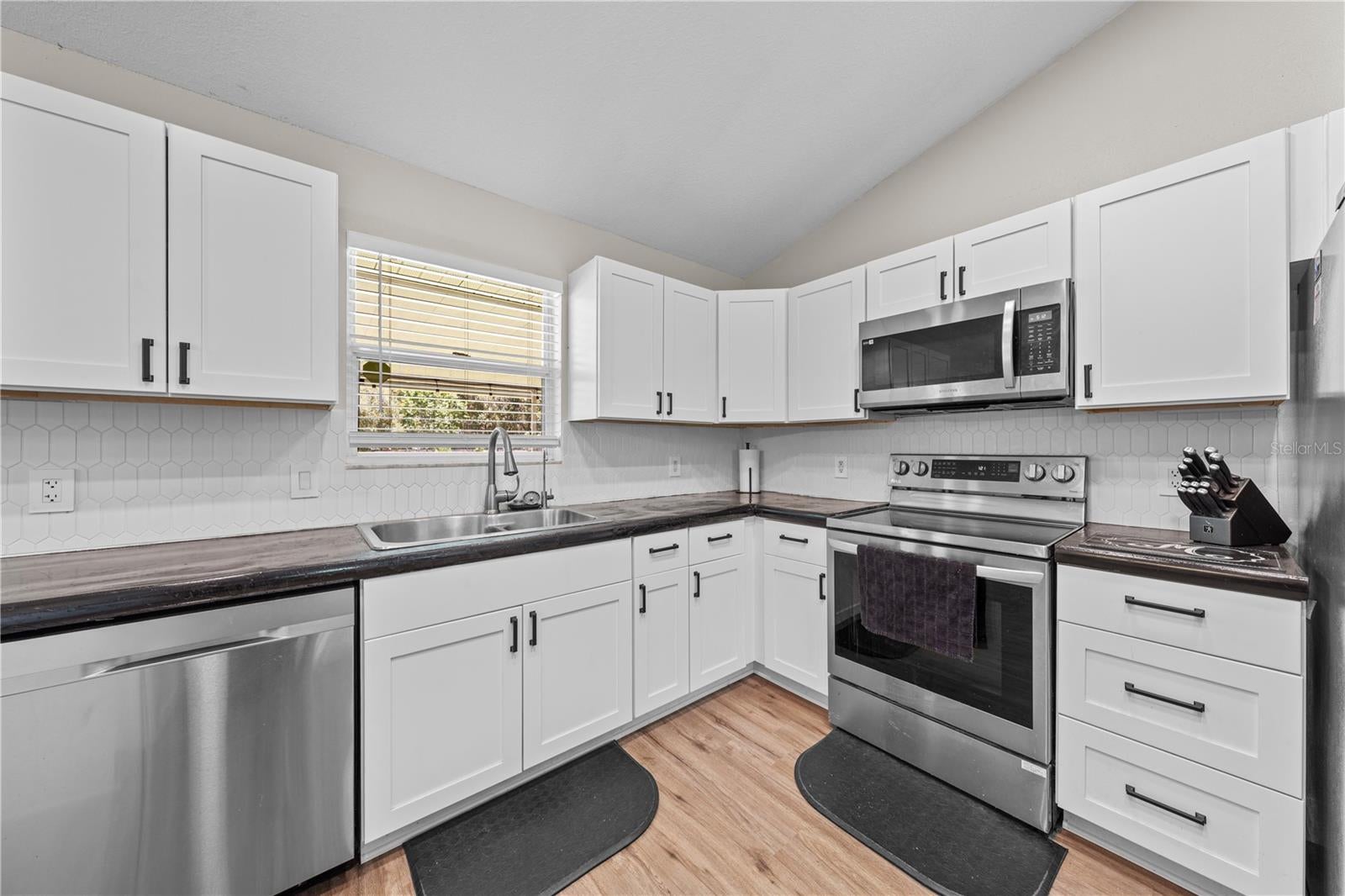 3839 LAKEVIEW ACRES RD
