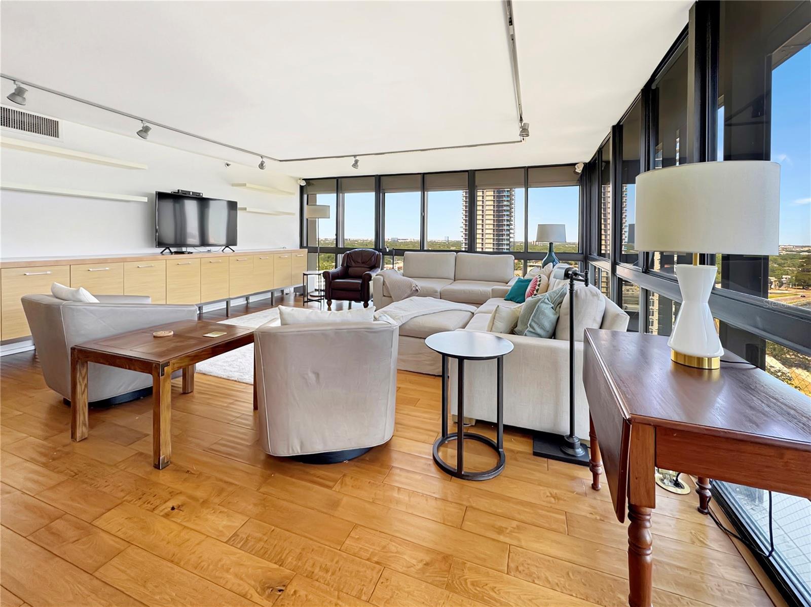 3301 BAYSHORE BOULEVARD 2003D