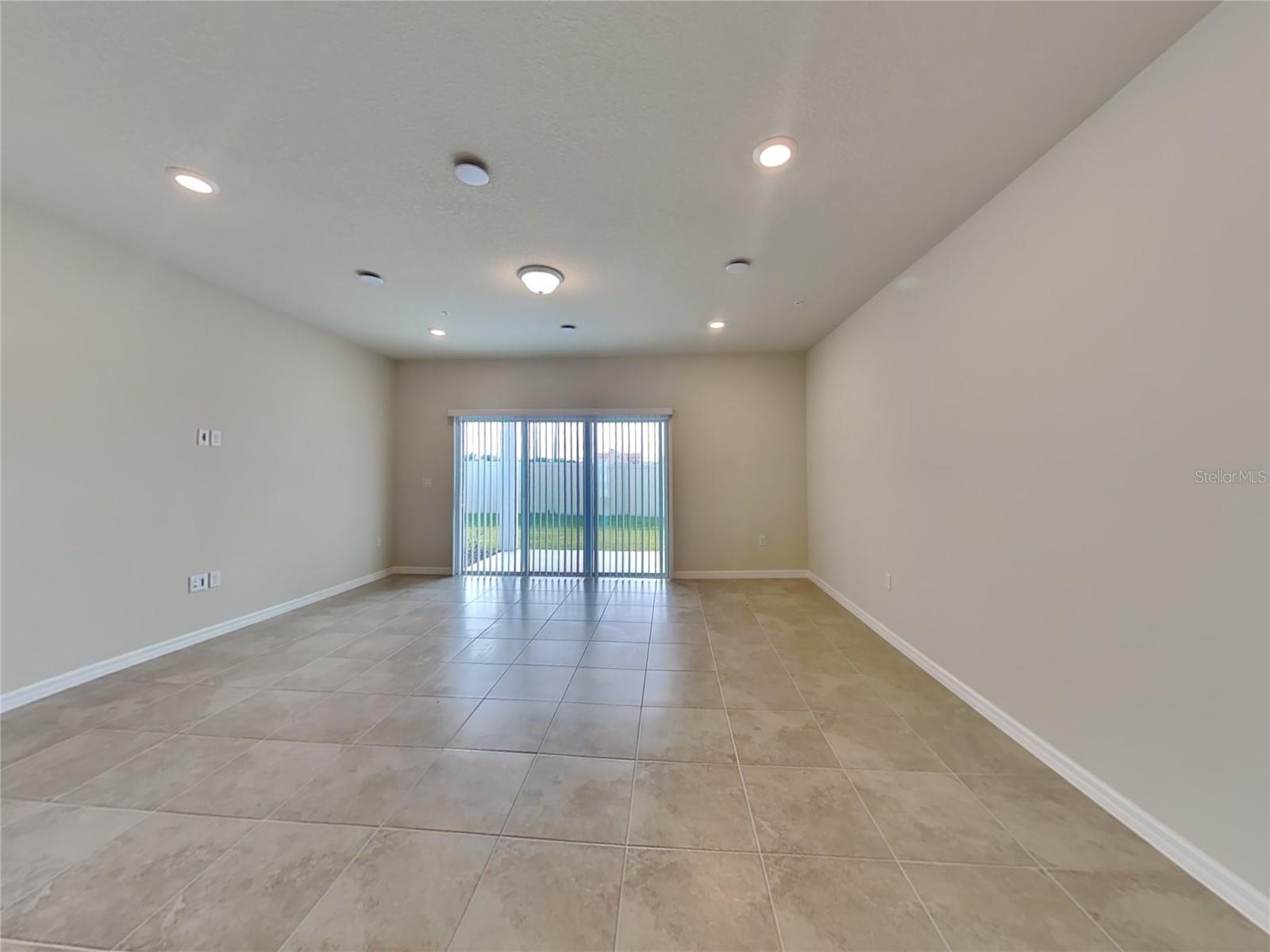 EMERALD POINTE - Residential Lease