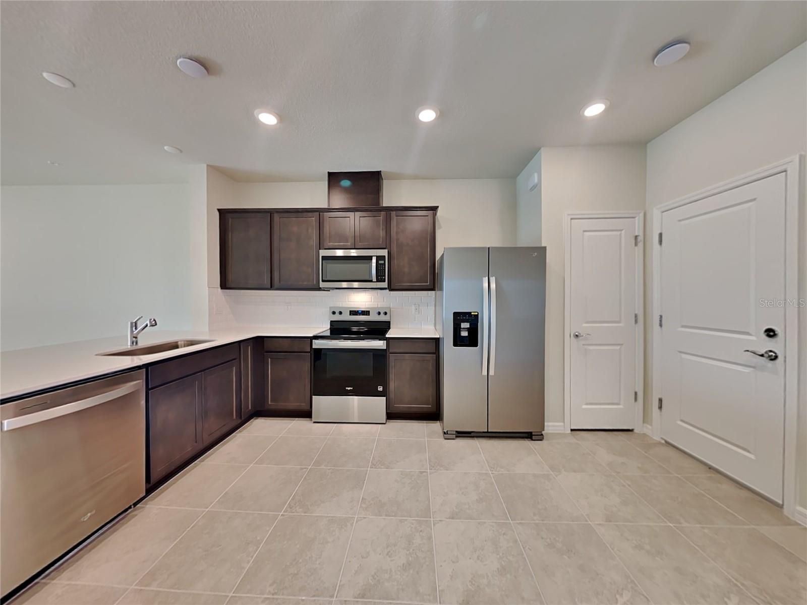 EMERALD POINTE - Residential Lease