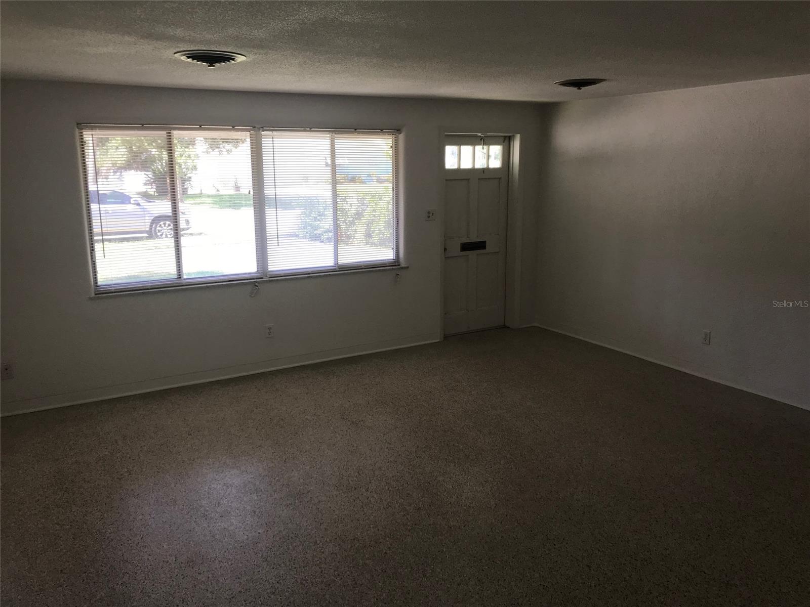 Detwilers Add 01 New Smyrna Bch - Residential Lease