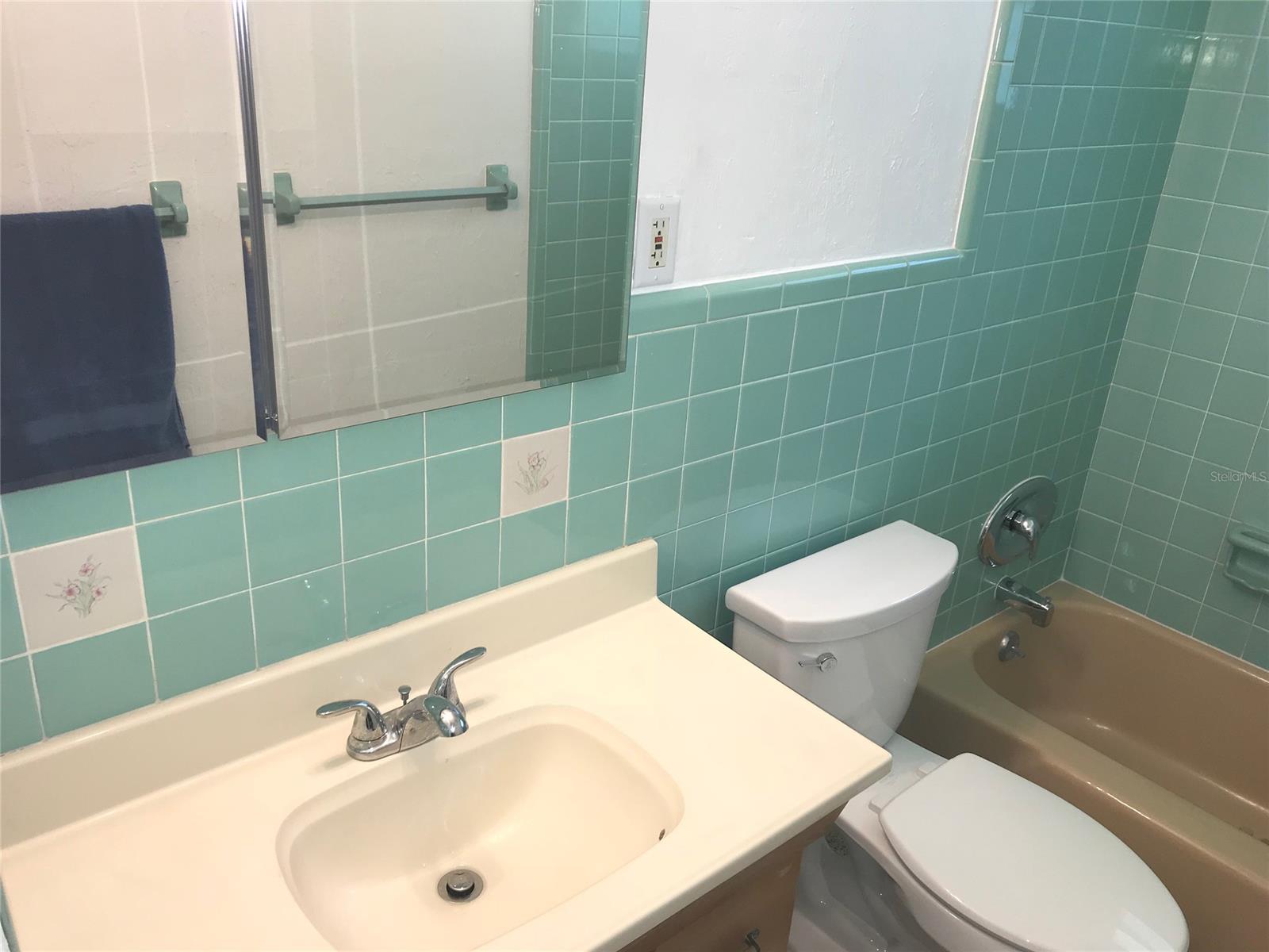 Detwilers Add 01 New Smyrna Bch - Residential Lease