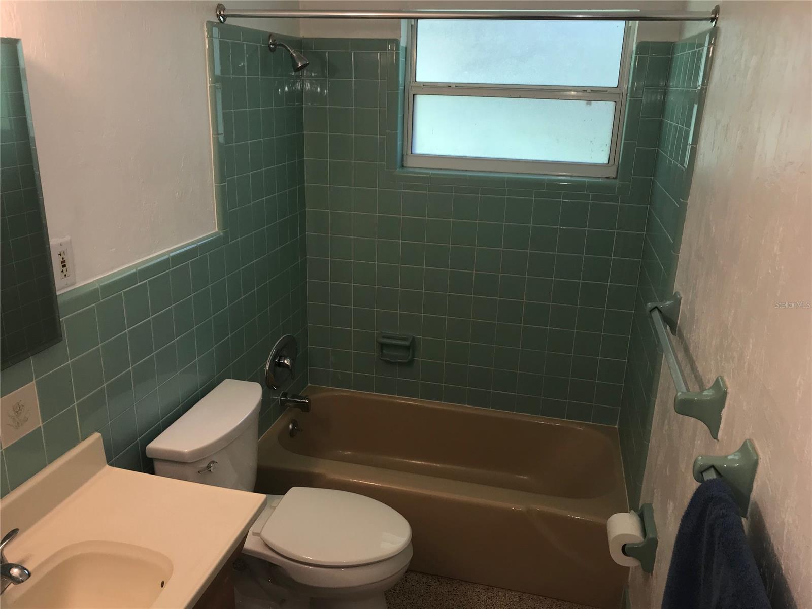 Detwilers Add 01 New Smyrna Bch - Residential Lease