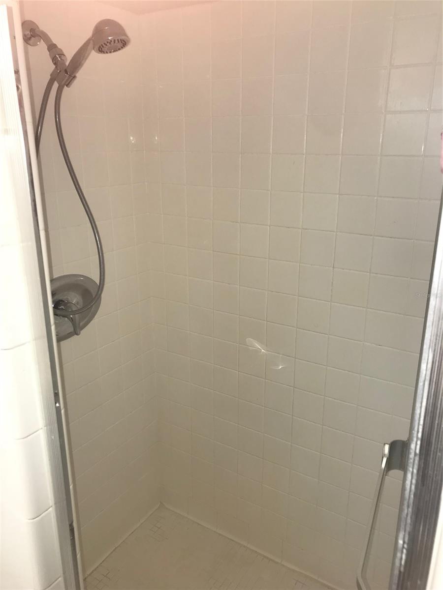 Detwilers Add 01 New Smyrna Bch - Residential Lease