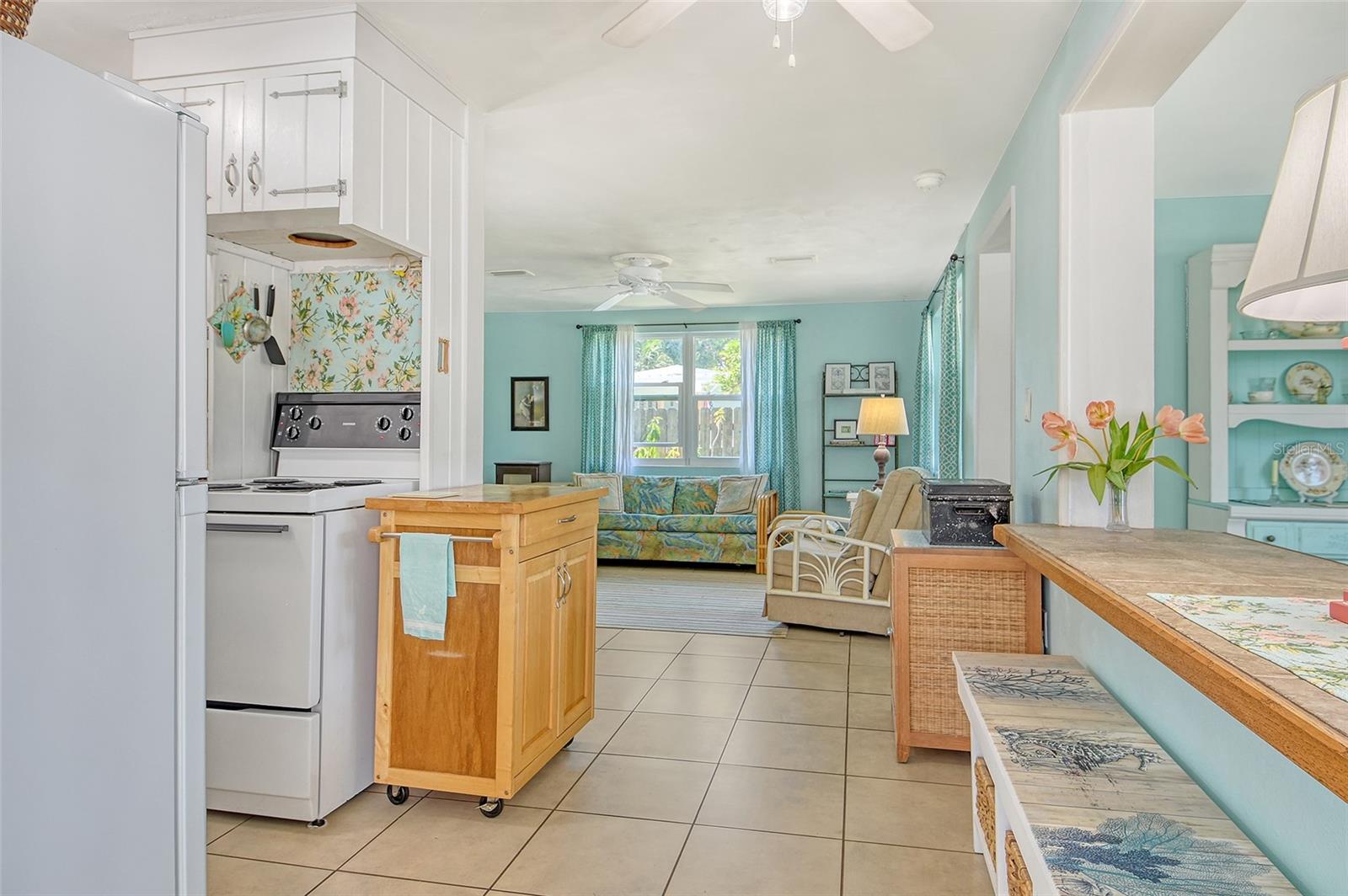 305 PALMETTO ROAD W