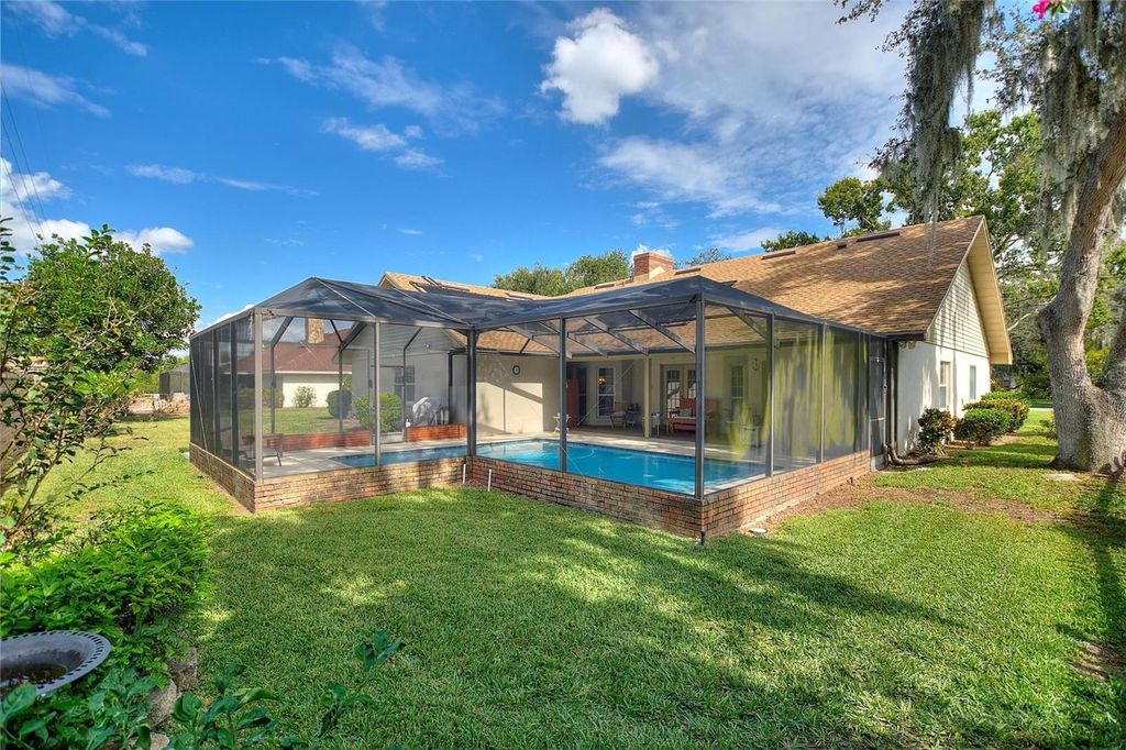 Photo of 20 Bridgewater Drive, Winter Haven, FL 33884 (MLS # P4937167)