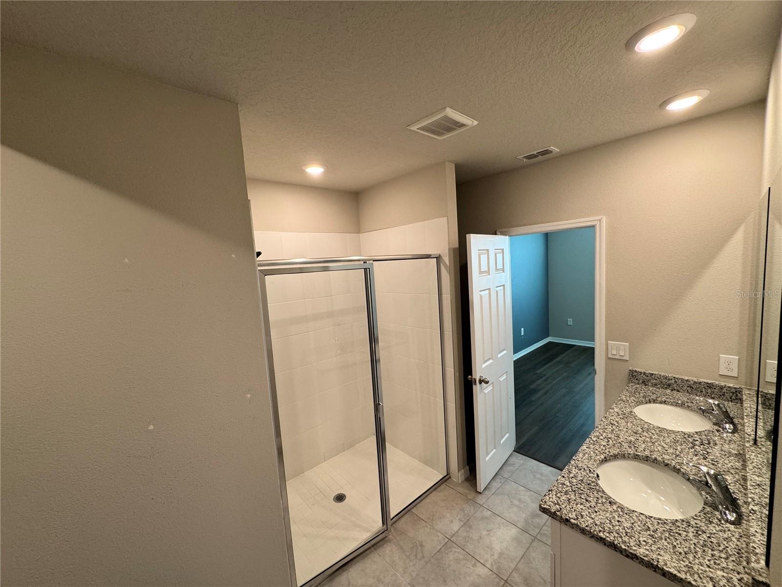 LUCERNE PARK RESERVE - Residential Lease