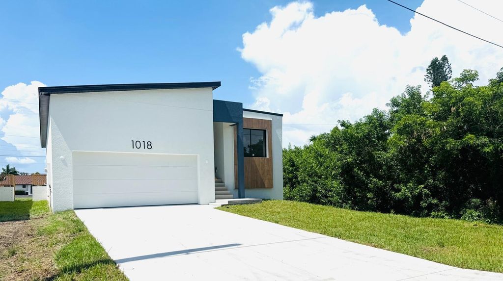 Photo of 1018 S Marlin Drive, Punta Gorda, FL 33950 (MLS # C7526801)