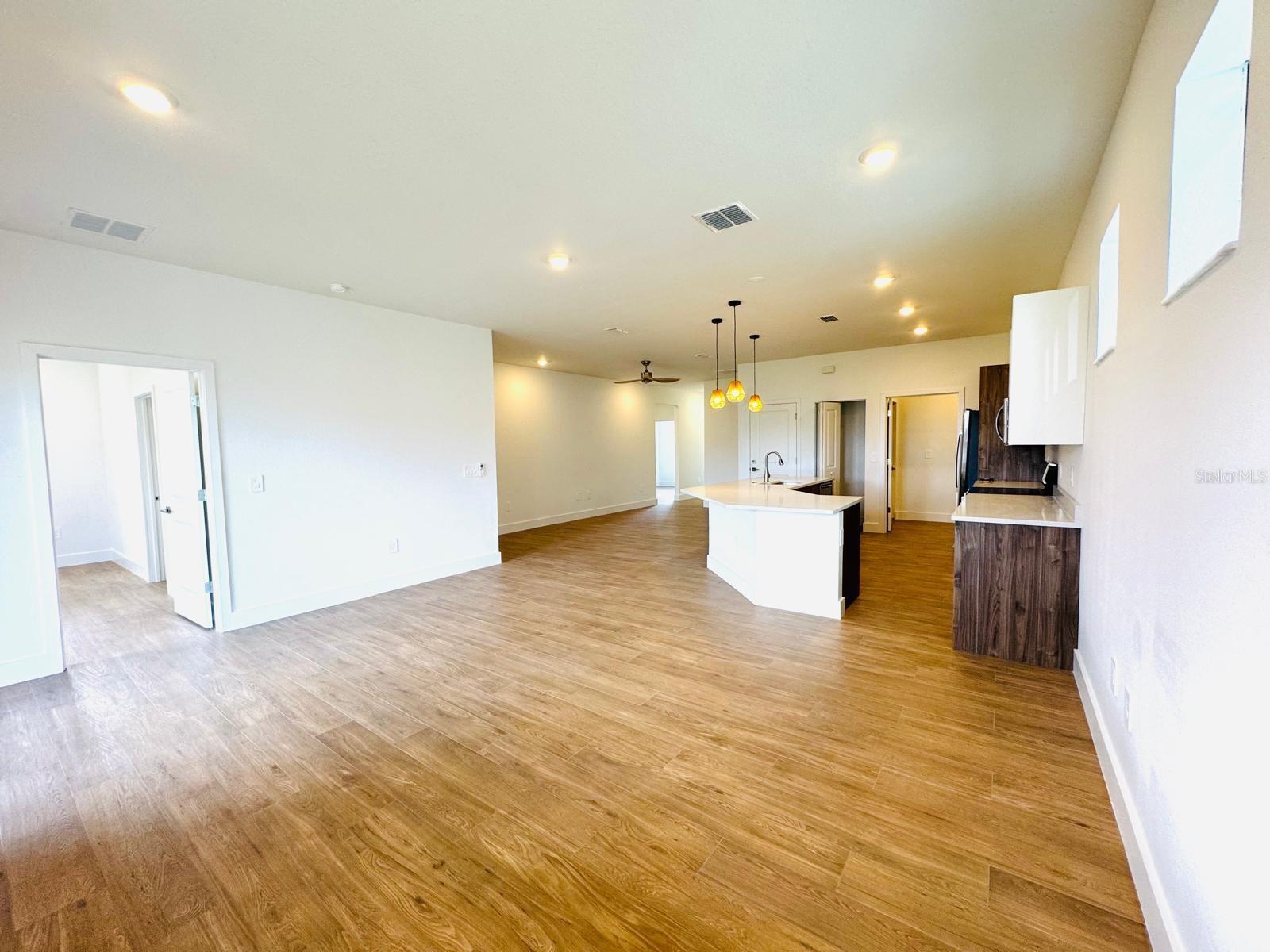 CHARLOTTE PARK - Residential